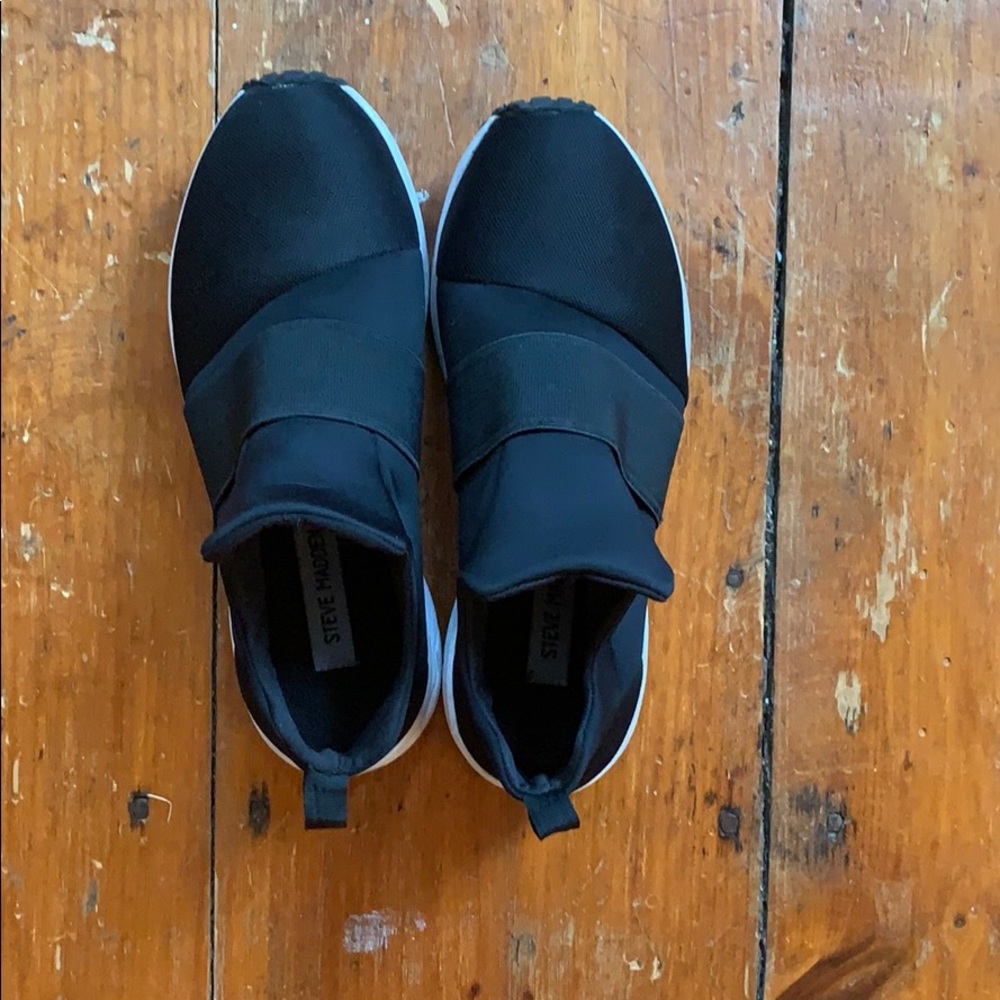 Steve Madden Hueber Slip on Sneaker